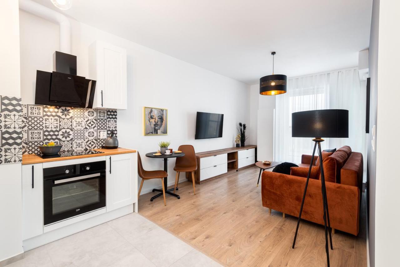 Kairos Apartments -Tower II Premium - Darmowy Parking, Silownia, Sauna - Scisle Centrum Apartment