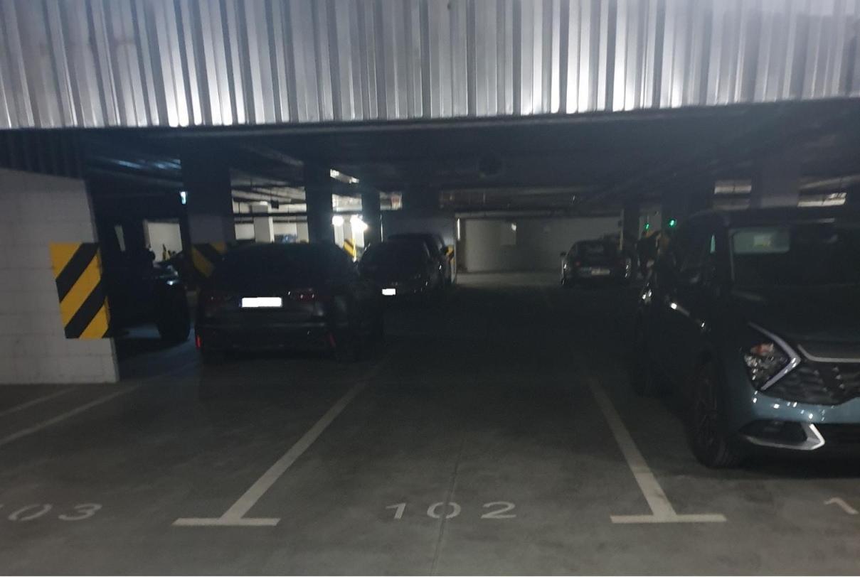 Kairos Apartments -Tower II Premium - Darmowy Parking, Silownia, Sauna - Scisle Centrum *